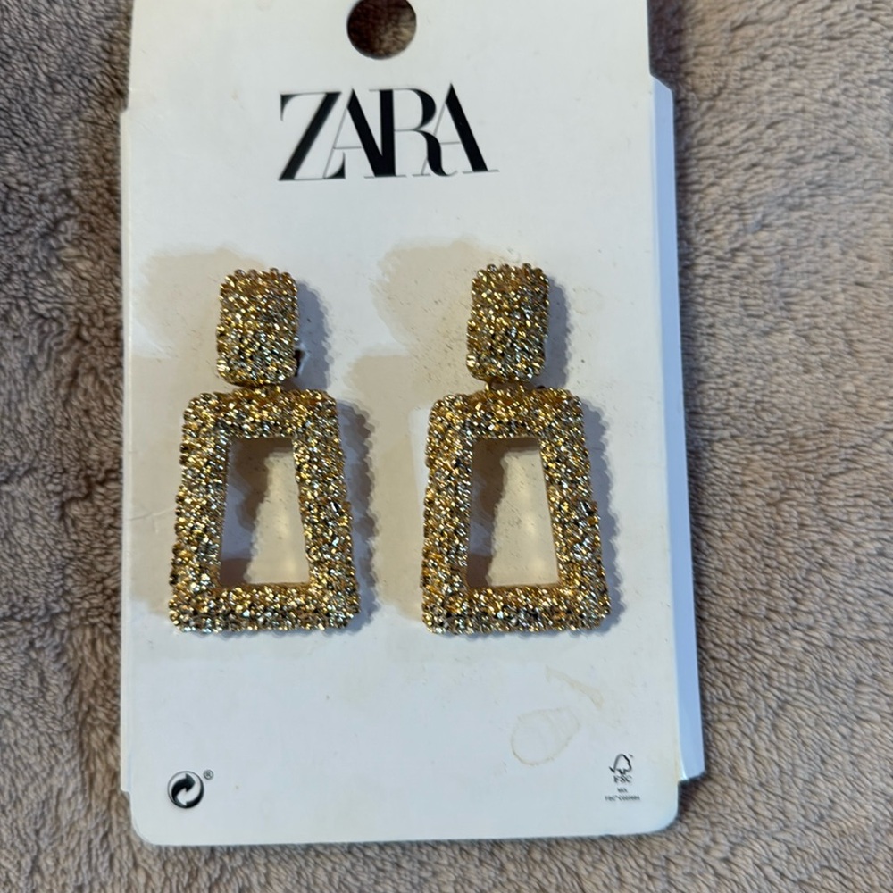 Zara golden color earings